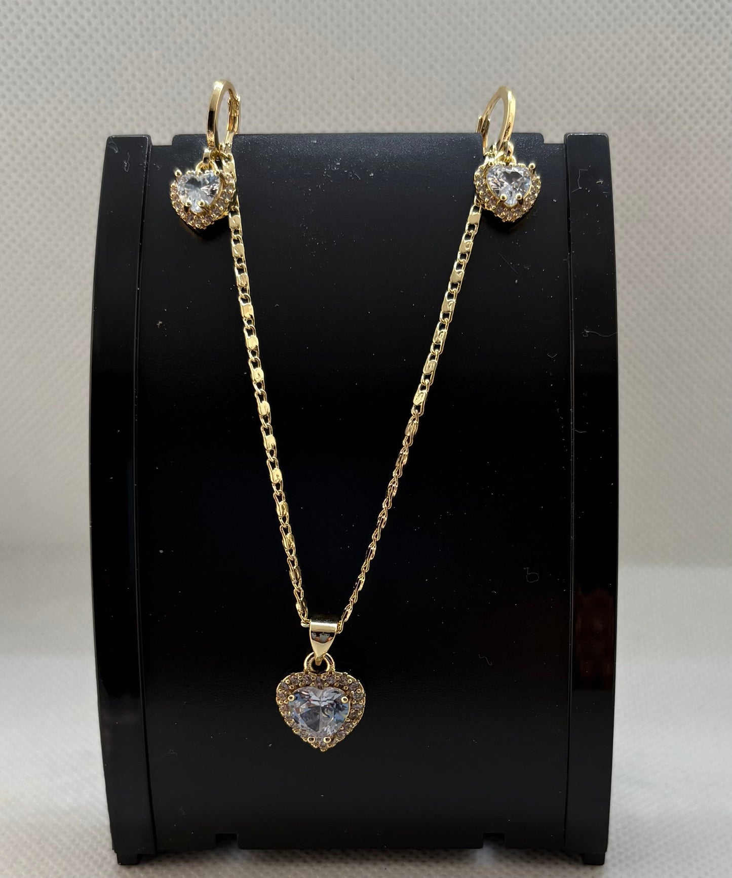 Juego de Dije y Arete Corazón