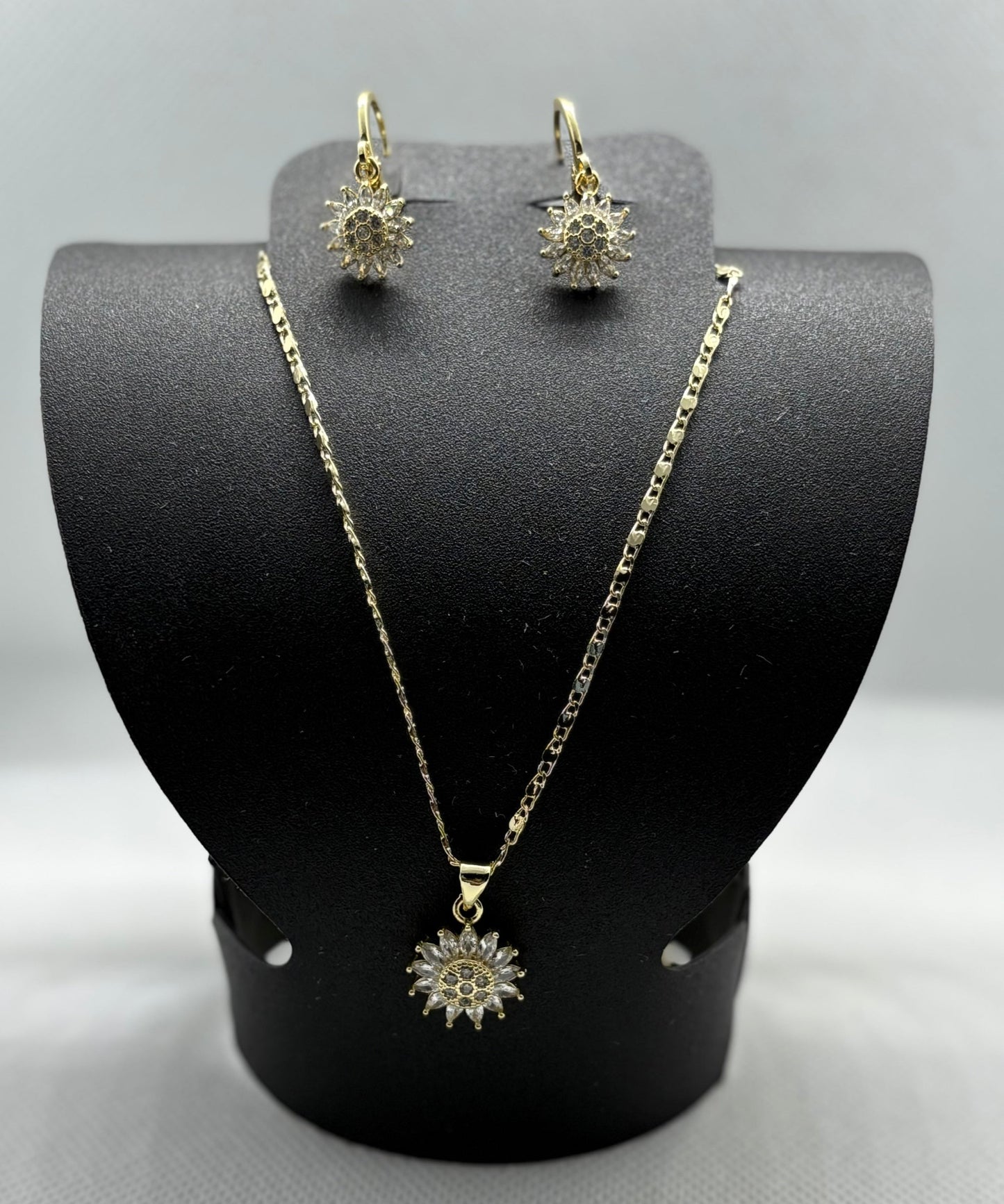 Juego Arete y Dije  Girasol