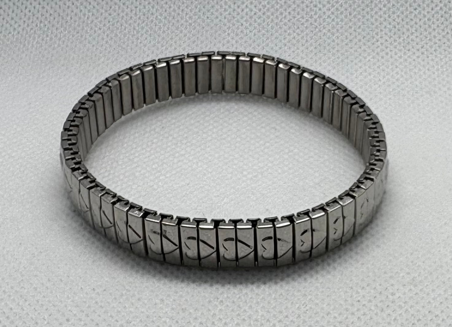 Brazalete acero corazones